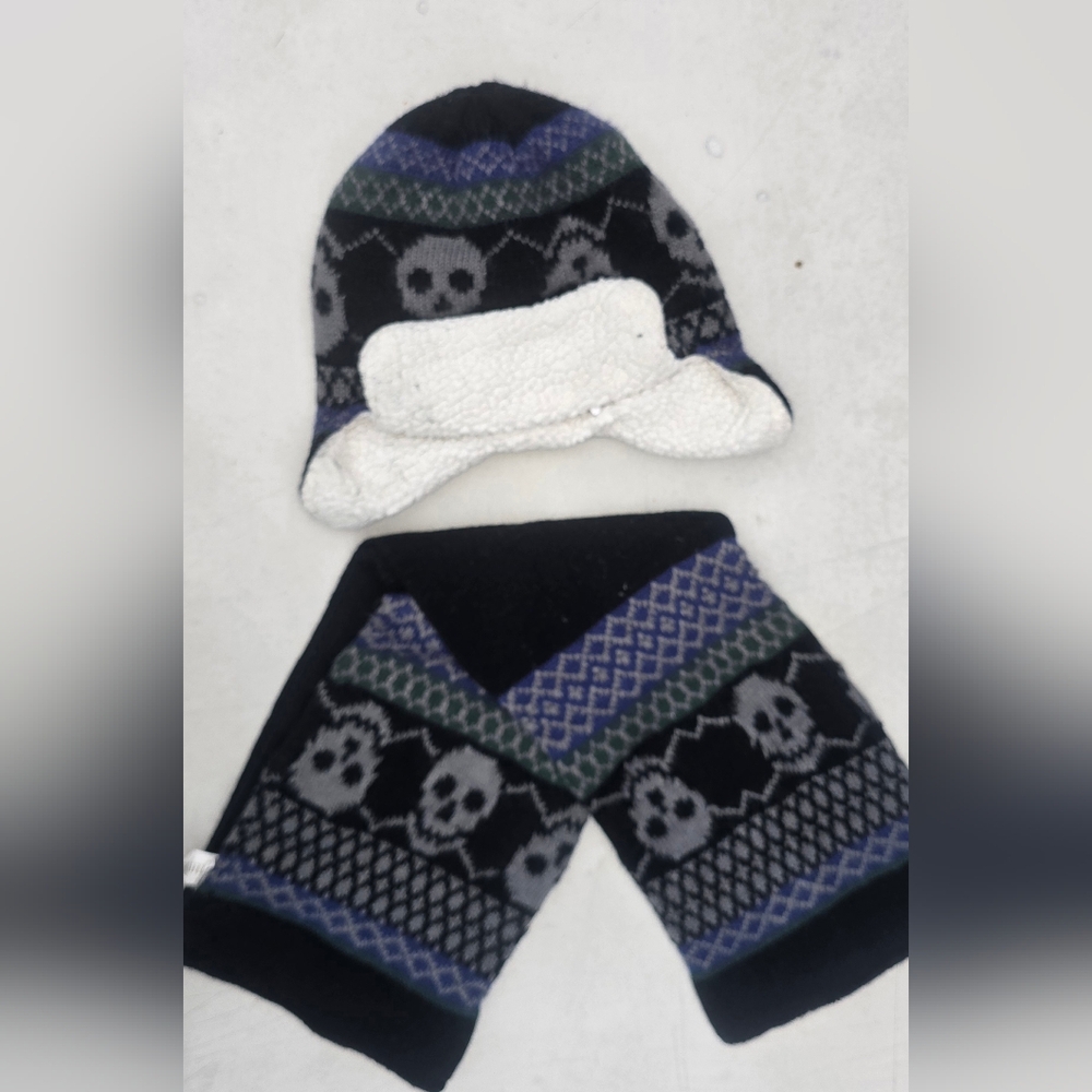The Children's Place Skull Pattern Hat and Scarf Set - Black and Purple